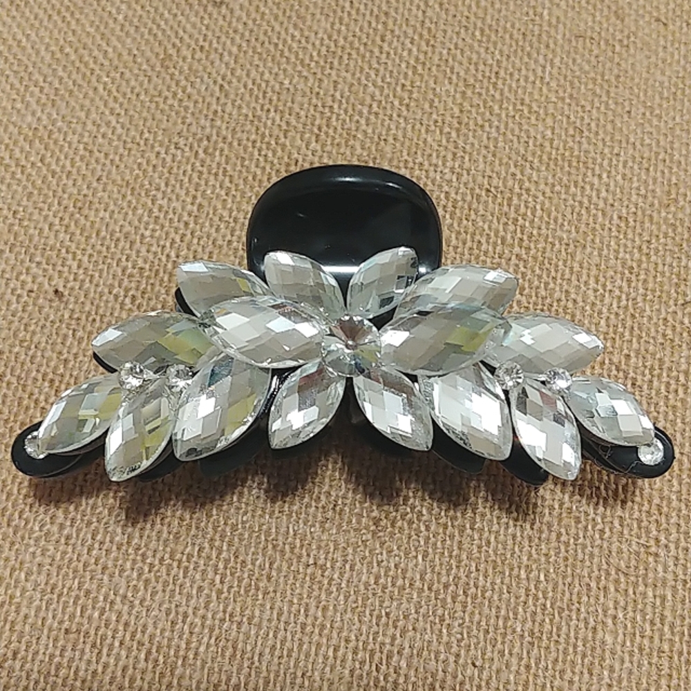 Crystal hair clip NWT bridal, formal